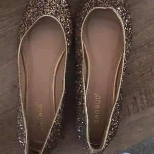 Beautiful gold flat slipper shoes